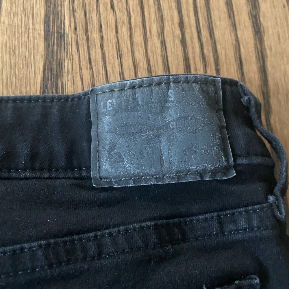Levi's 711 Women's Skinny Jeans in Black - Picture 4 of 5